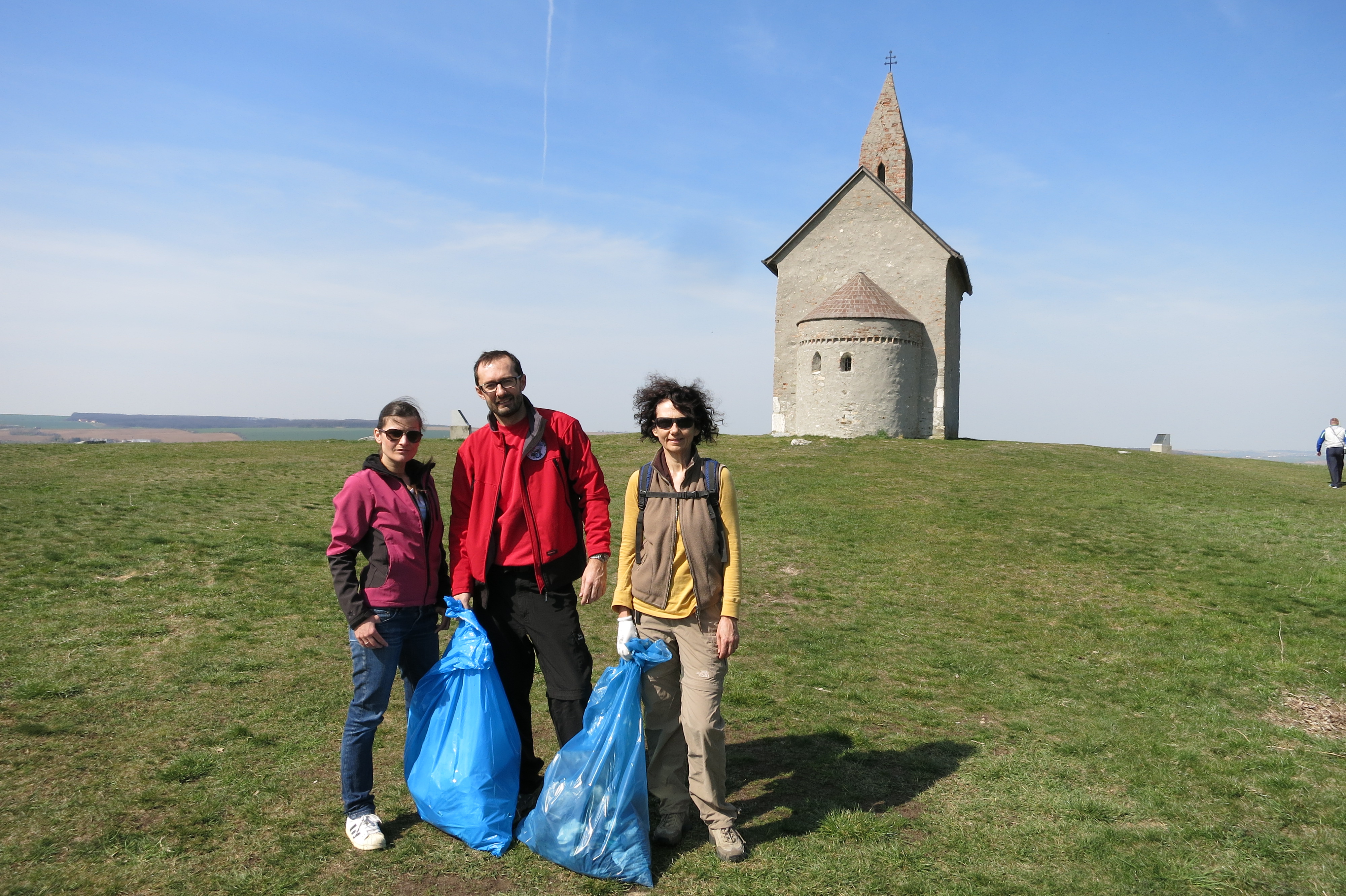 Jarné čistenie Zobora 2015 + čistenie ruín kláštora