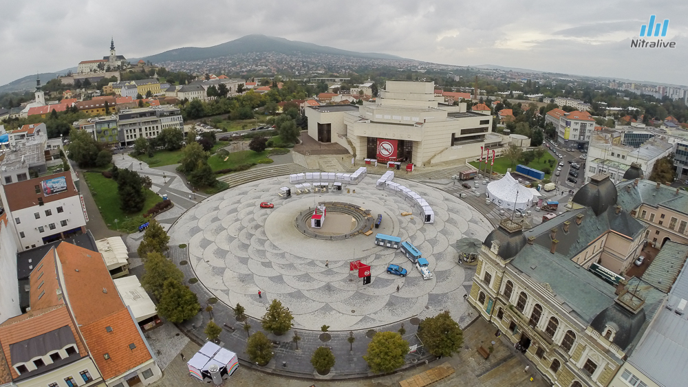 Divadelná Nitra 2014 - pohľad na Svätoplukovo námestie zhora