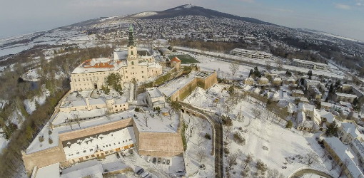 Nitrania sa budú sedem dní nepretržite modliť za referendum