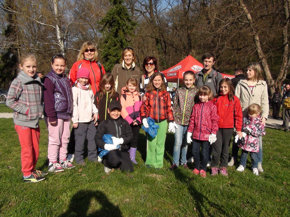 Jarné čistenie Zobora 2015 + čistenie ruín kláštora