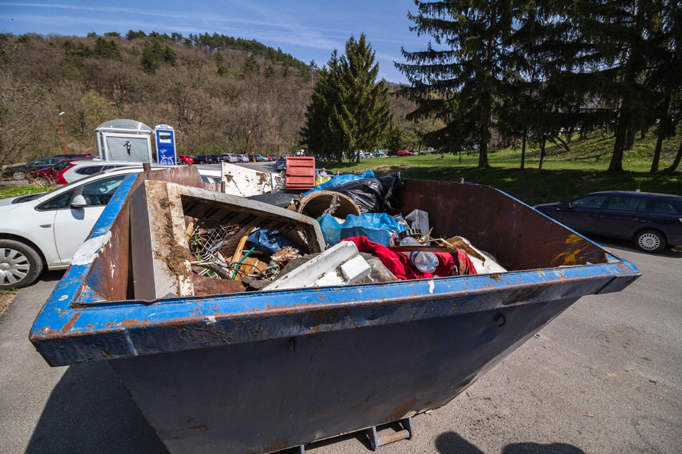 Jarné čistenie Zobora 2015 + čistenie ruín kláštora