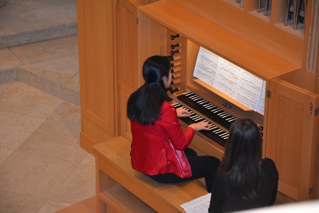 ARS Organi - čínska organistka