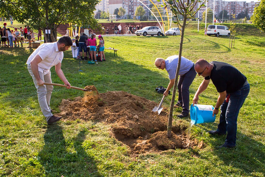 Nitrianska komunitná nadácia vyhlásila výsledky grantového programu Aby ľudia ľuďom pomáhali 2016