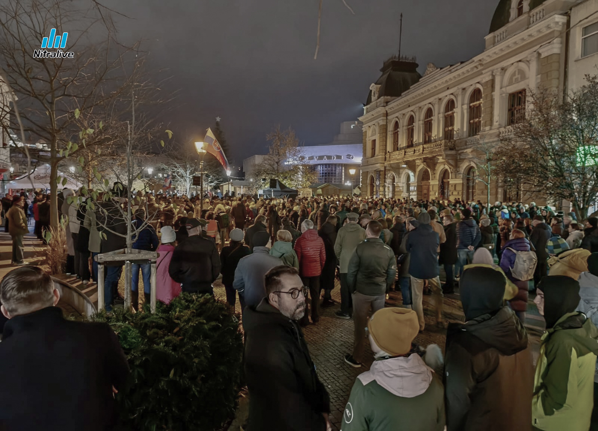 Demokraciu si nedáme! Protest za ideály Nežnej (protest 16.11.2025)