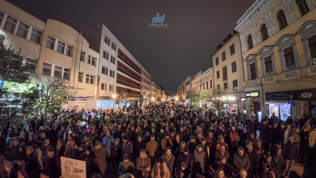 Demokraciu si nedáme! Protest za ideály Nežnej (protest 16.11.2025)