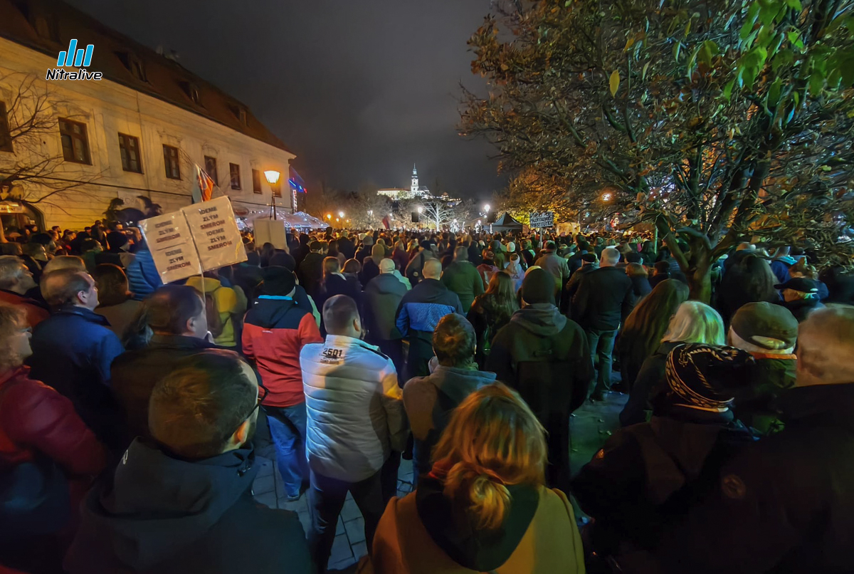 Demokraciu si nedáme! Protest za ideály Nežnej (protest 16.11.2025)