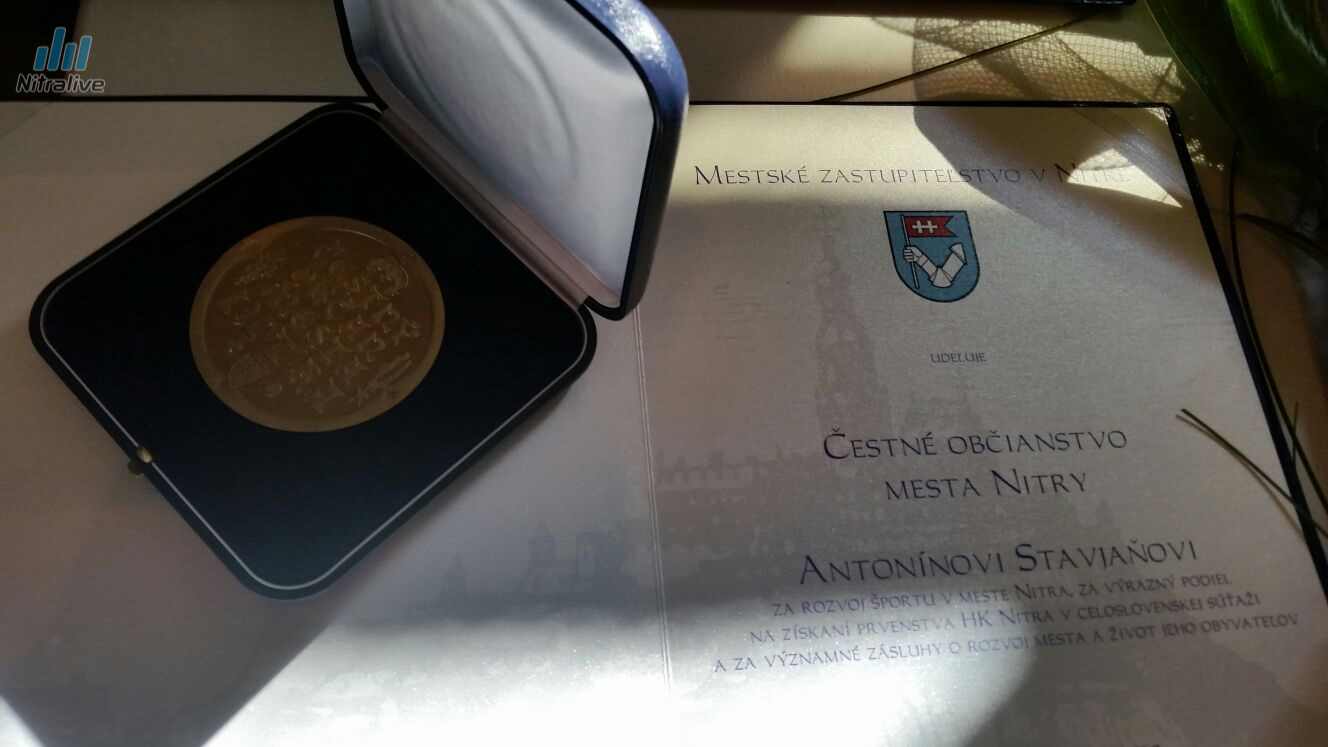 Práve teraz: V Synagóge si preberajú ocenenia významné osobnosti Nitry i úspešné športové kolektívy