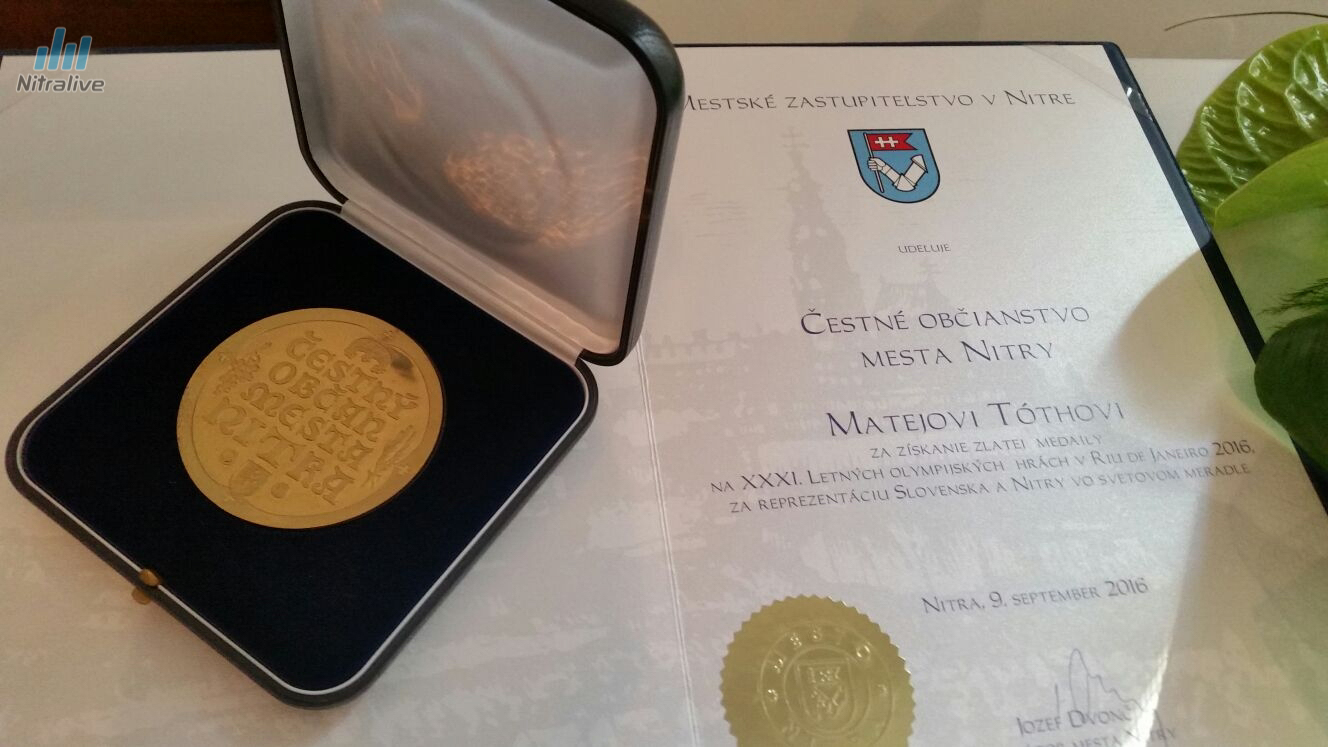 Práve teraz: V Synagóge si preberajú ocenenia významné osobnosti Nitry i úspešné športové kolektívy