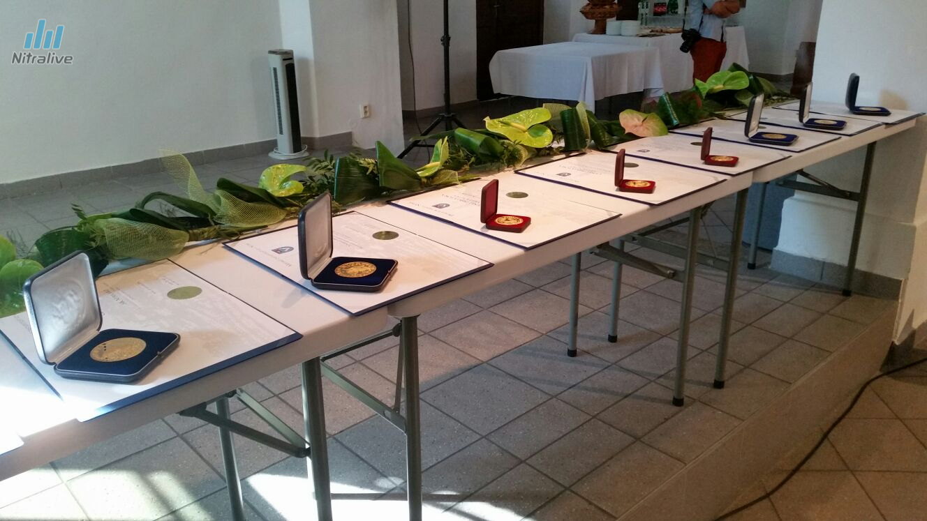 Práve teraz: V Synagóge si preberajú ocenenia významné osobnosti Nitry i úspešné športové kolektívy