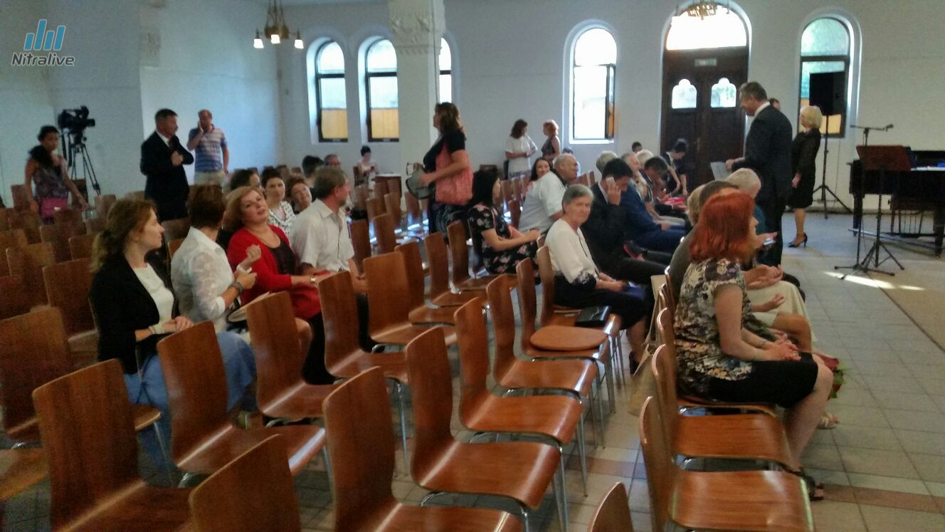 Práve teraz: V Synagóge si preberajú ocenenia významné osobnosti Nitry i úspešné športové kolektívy