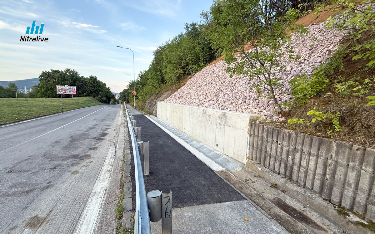 Zosunutý svah na Hviezdoslavovej triede spevnili, cesta prejazdná