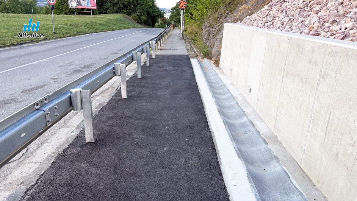 Zosunutý svah na Hviezdoslavovej triede spevnili, cesta prejazdná