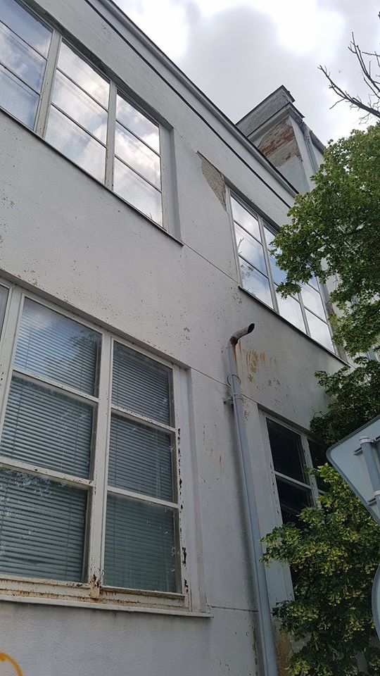 Budova Hlavnej pošty v Nitre - omietka