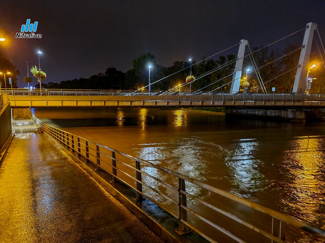 Foto + video: Zvýšená hladina rieky Nitra (15. október 2020)