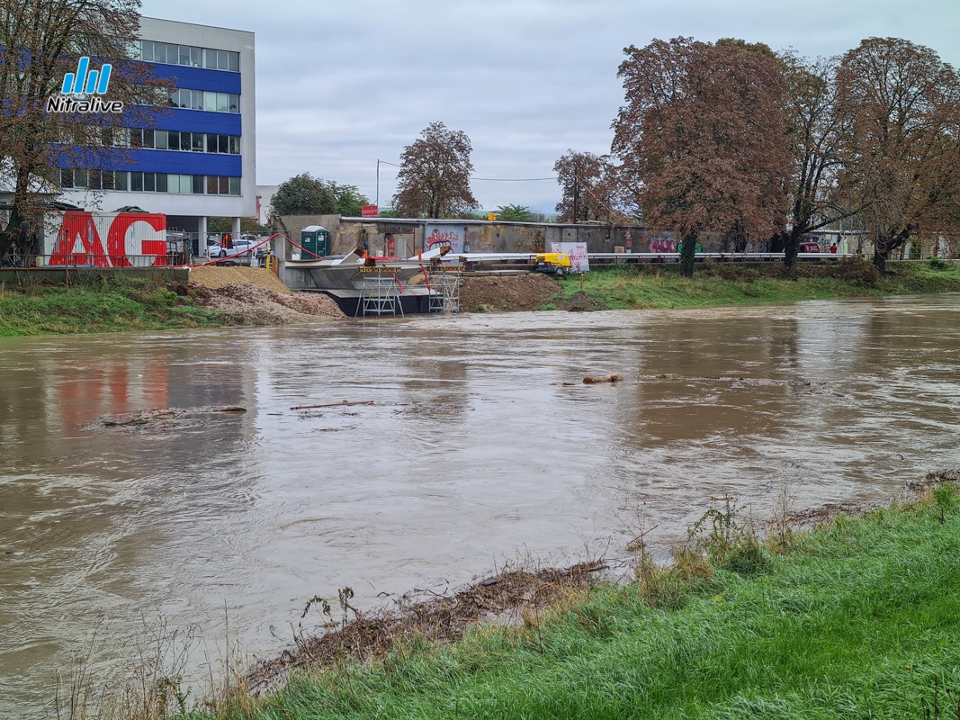 Foto + video: Zvýšená hladina rieky Nitra (15. október 2020)