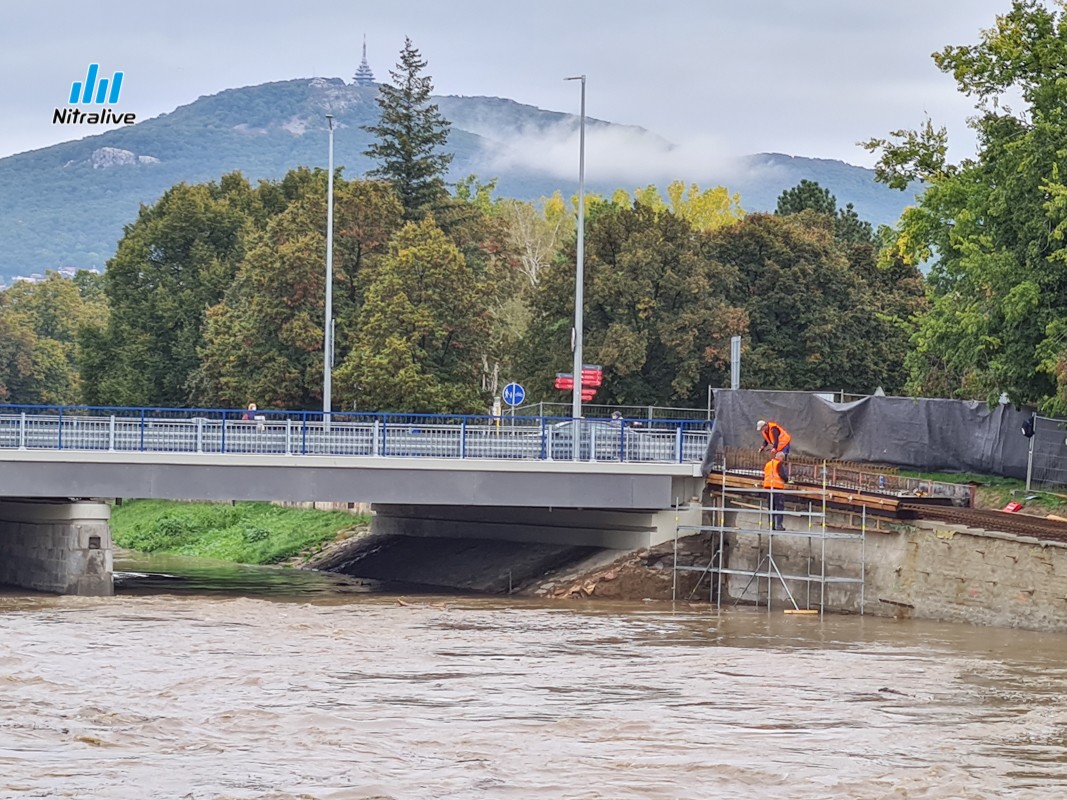 Foto + video: Zvýšená hladina rieky Nitra (15. október 2020)