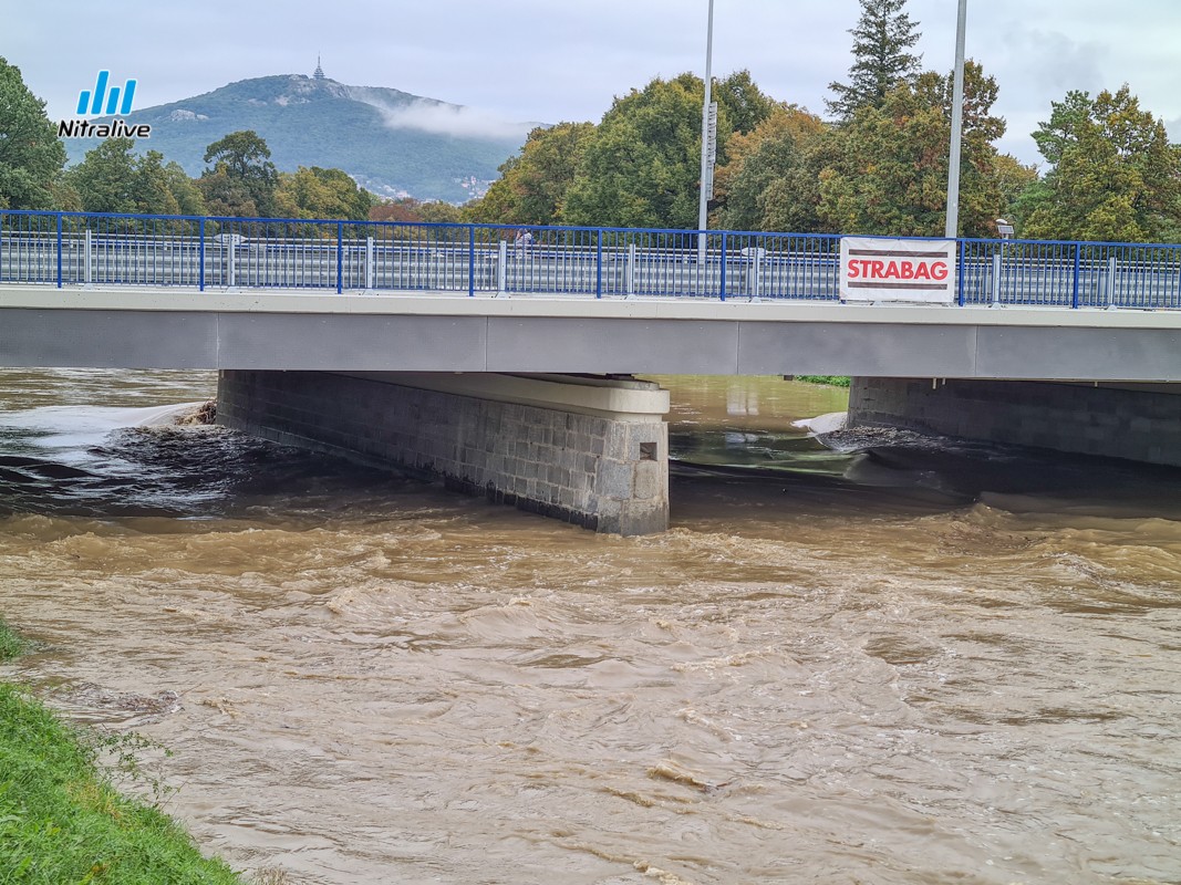 Foto + video: Zvýšená hladina rieky Nitra (15. október 2020)