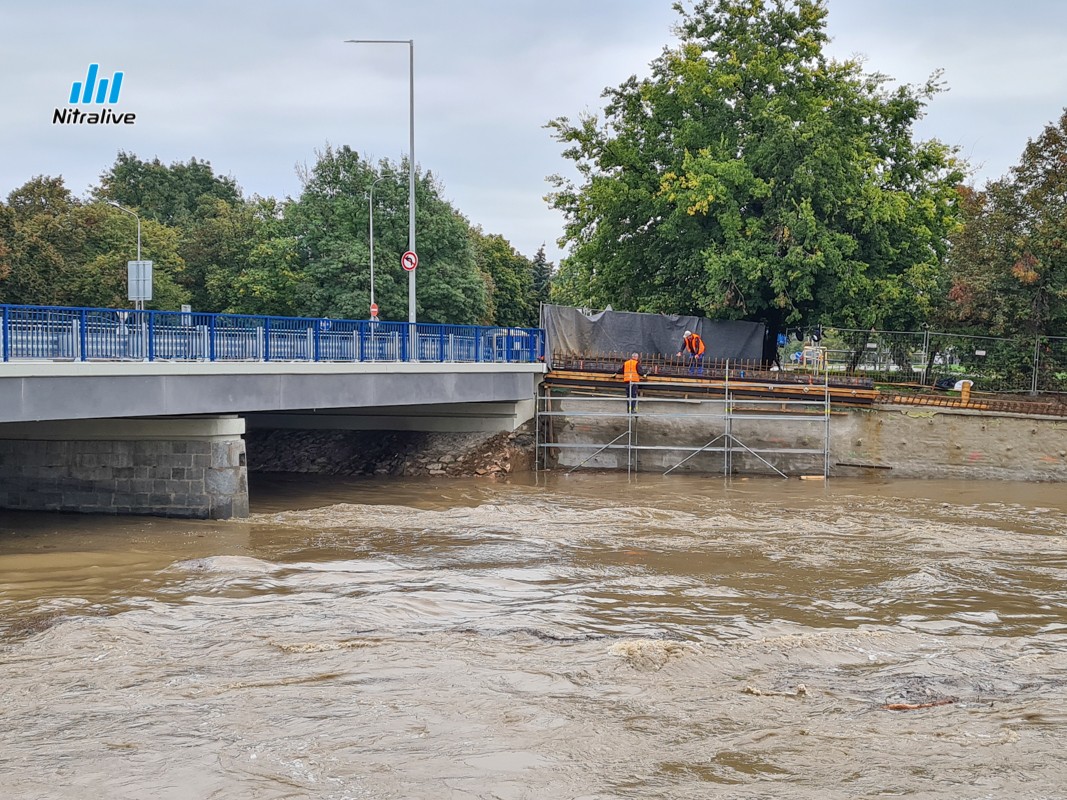 Foto + video: Zvýšená hladina rieky Nitra (15. október 2020)