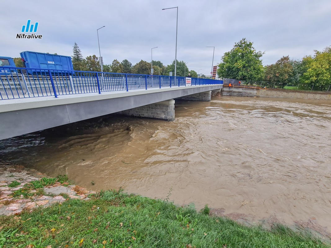 Foto + video: Zvýšená hladina rieky Nitra (15. október 2020)