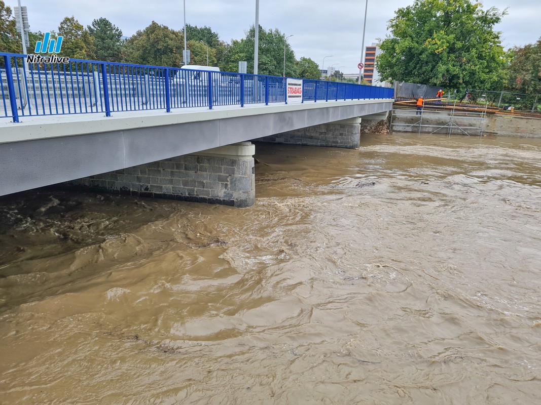 Foto + video: Zvýšená hladina rieky Nitra (15. október 2020)