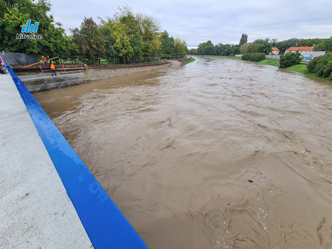 Foto + video: Zvýšená hladina rieky Nitra (15. október 2020)