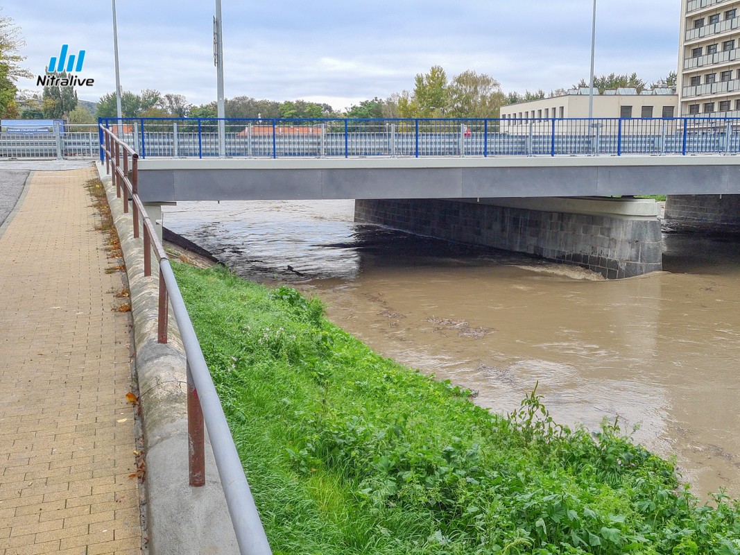 Foto + video: Zvýšená hladina rieky Nitra (15. október 2020)