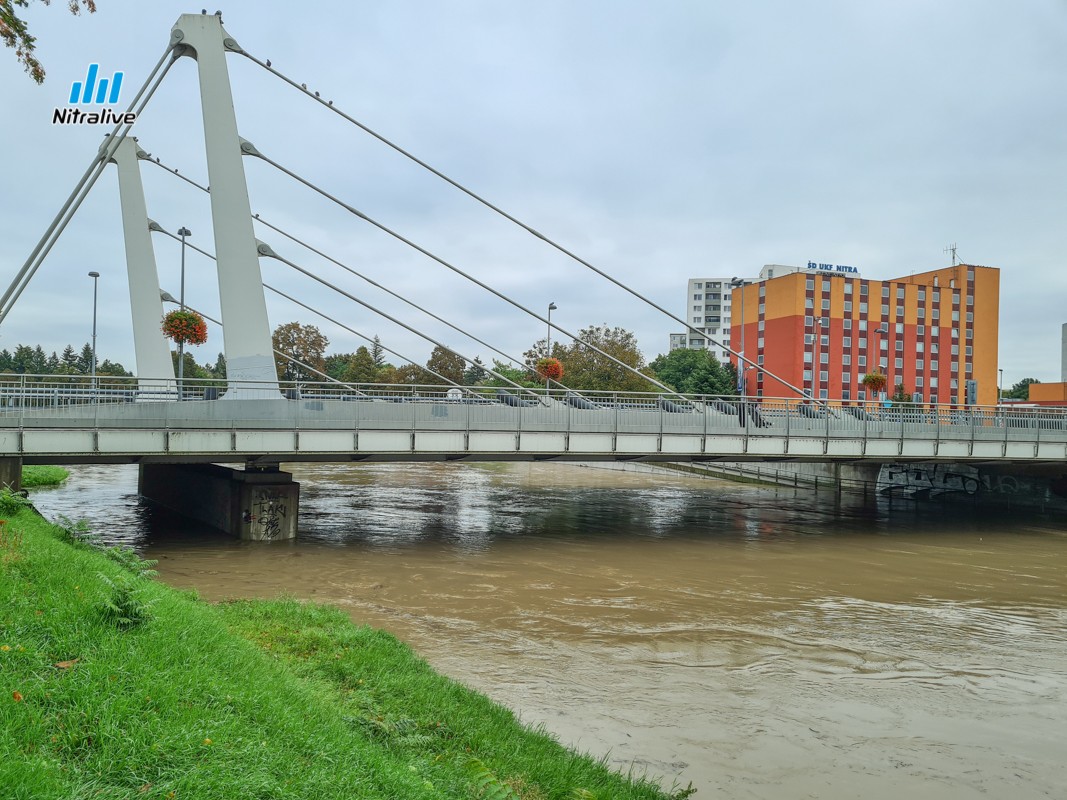 Foto + video: Zvýšená hladina rieky Nitra (15. október 2020)