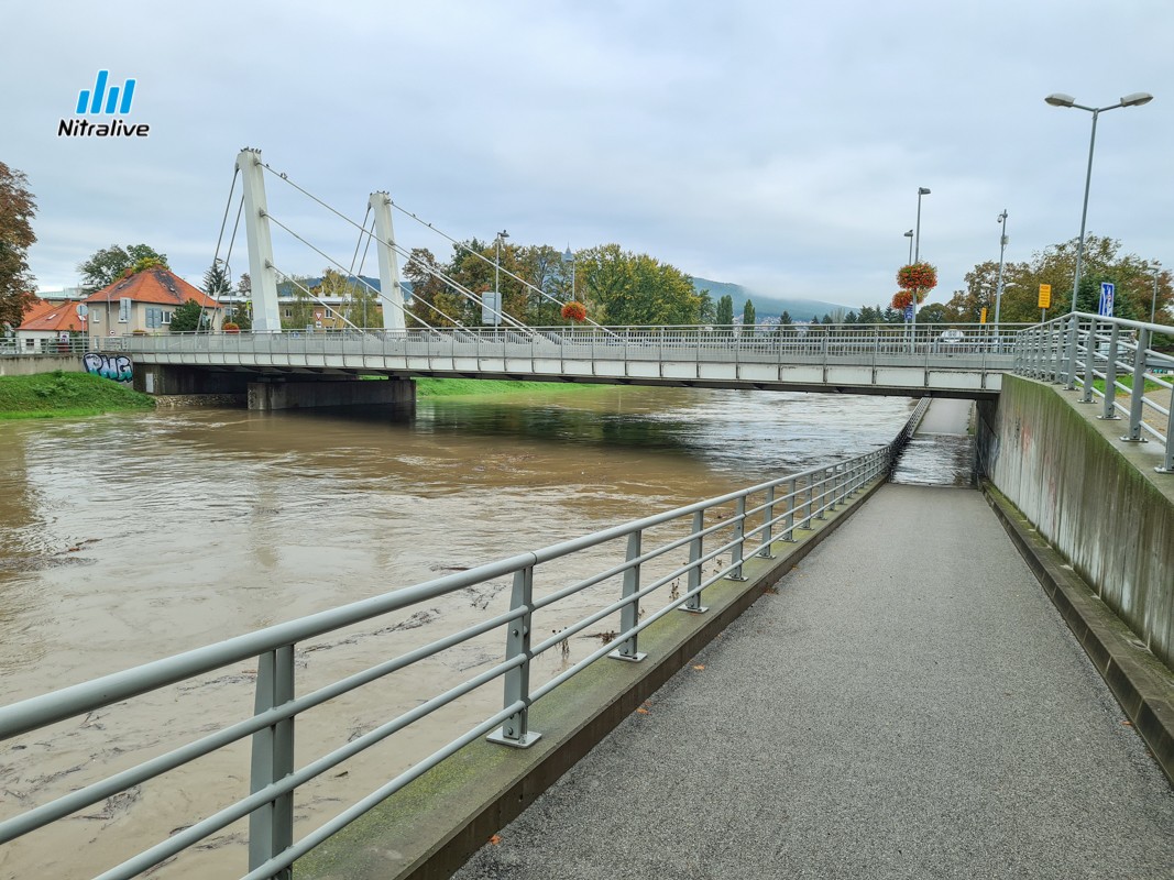 Foto + video: Zvýšená hladina rieky Nitra (15. október 2020)