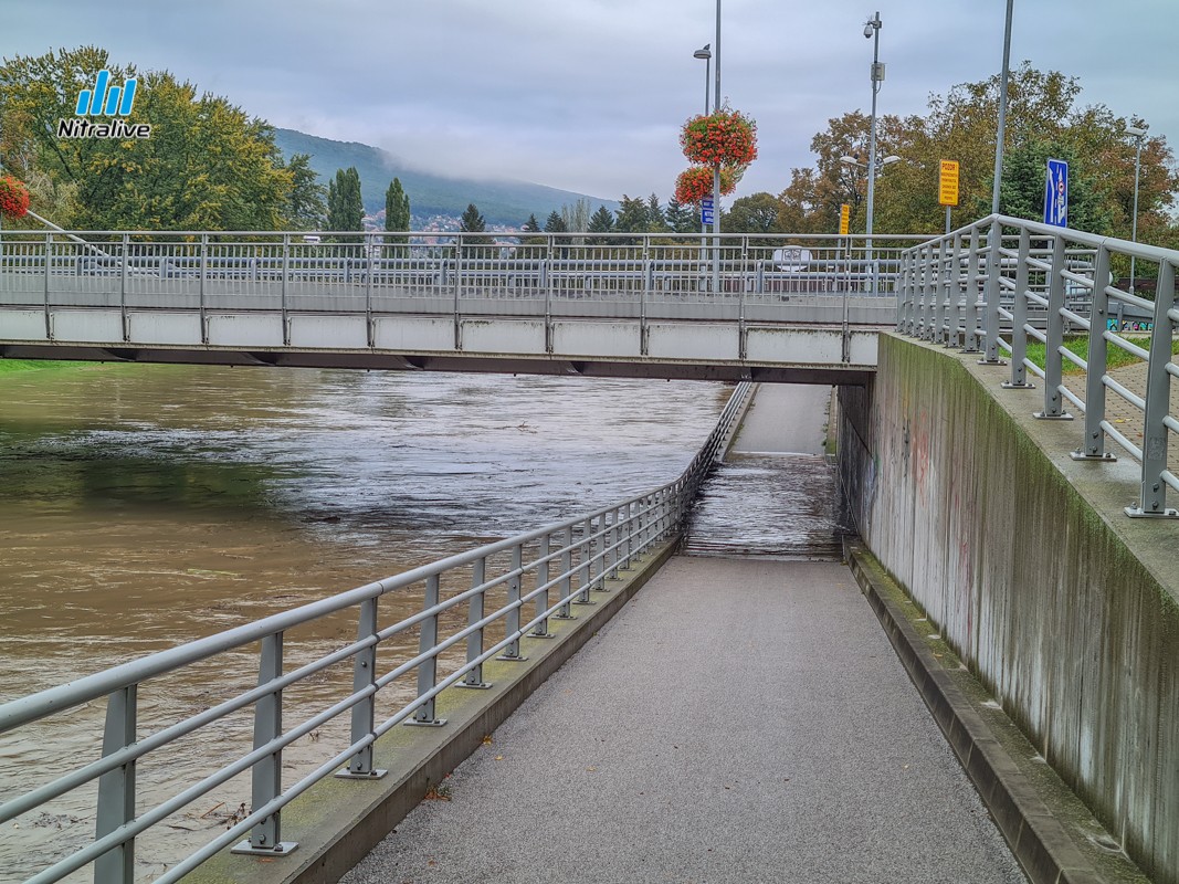 Foto + video: Zvýšená hladina rieky Nitra (15. október 2020)