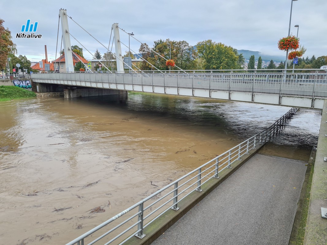 Foto + video: Zvýšená hladina rieky Nitra (15. október 2020)