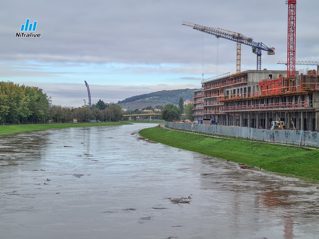 Foto + video: Zvýšená hladina rieky Nitra (15. október 2020)