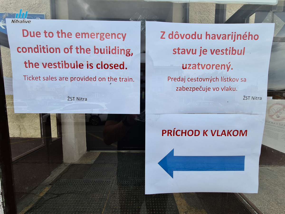 Hlavná budova na železničnej stanici v Nitre je pre havarijný stav uzatvorená