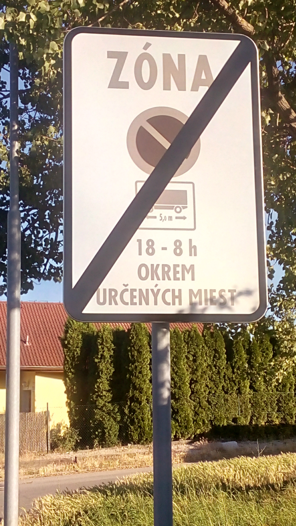 Dodávky a nákladné autá presahujúce 5m už na Klokočine zaparkujete len na vyhradených miestach