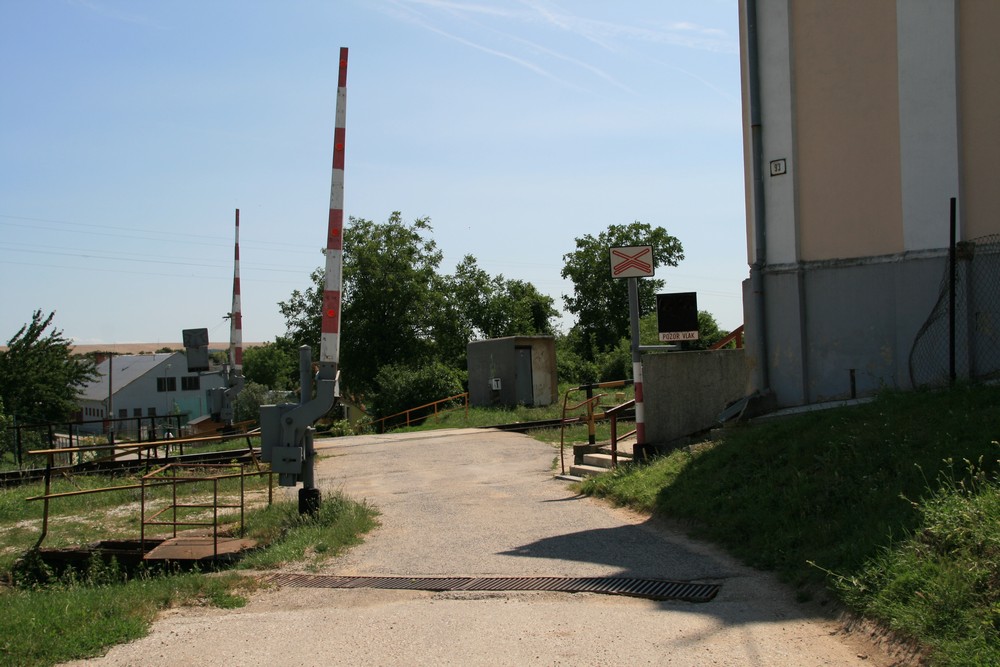 Železničné priecestie Pod Katrušou v Nitre