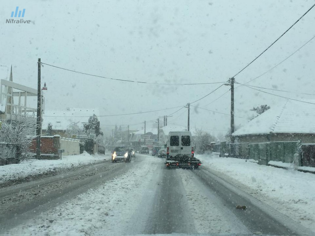 Novozámocká ulica Nitra - sneh