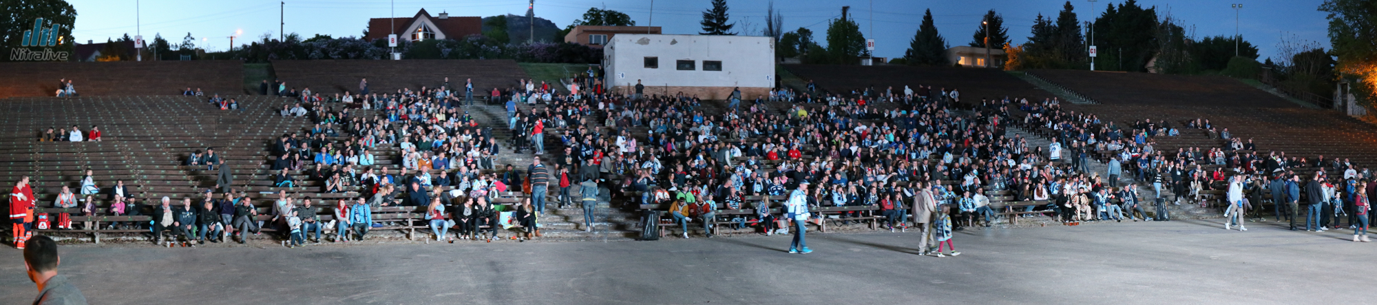 Finále hokeja medzi Nitrou a B.Bystricou sledujeme na nitrianskom amfiteátri
