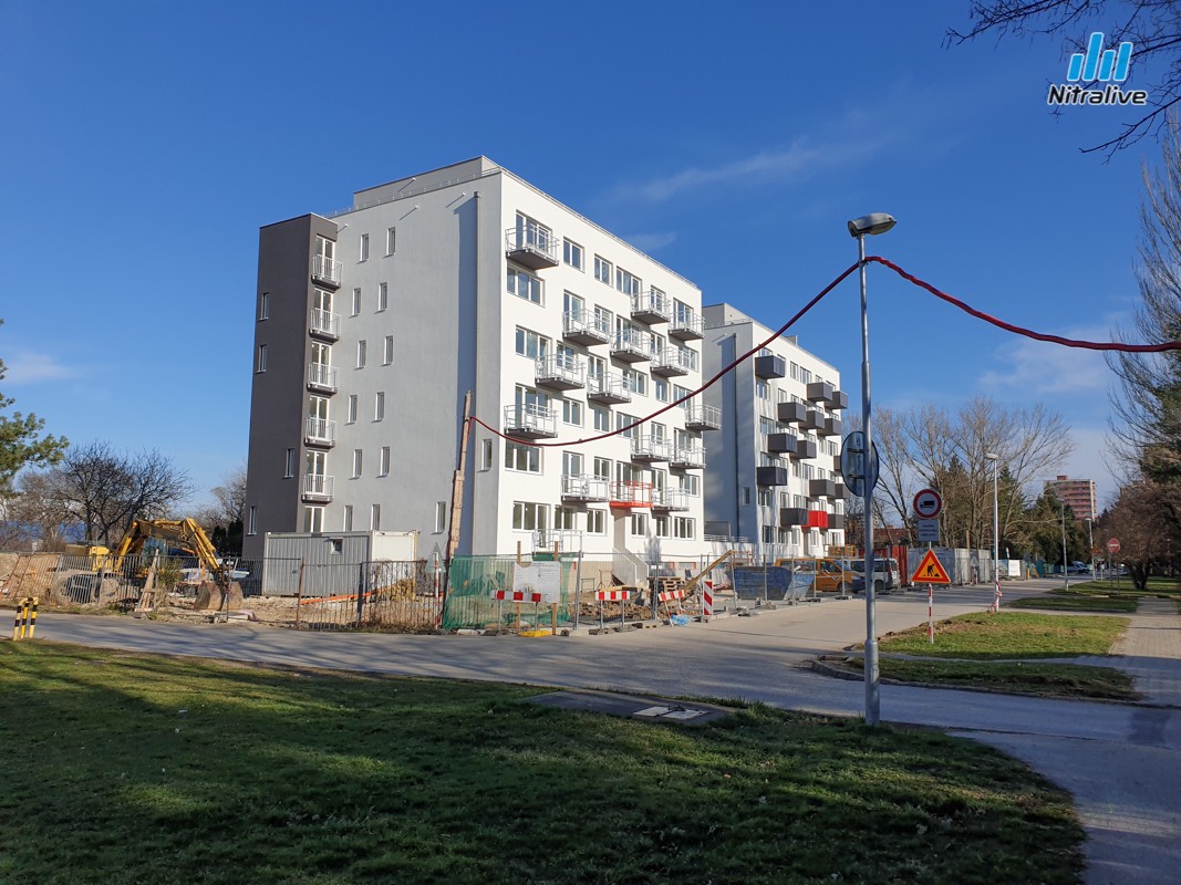 Bytové domy Lomnická ulica, Chrenová, výstavba marec 2020