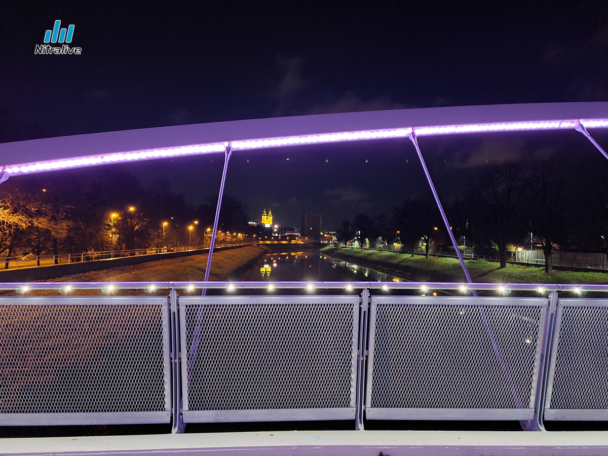 Kalvársky cyklomost po oprave LED osvetlenia