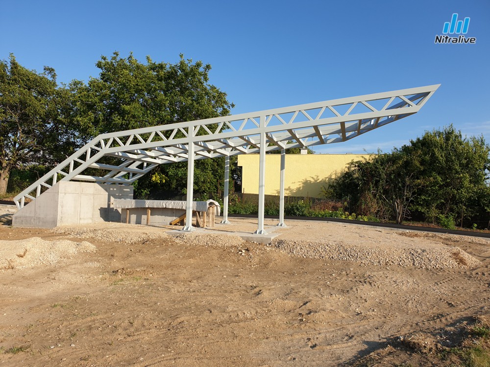 Prístrešok, Janíkovce