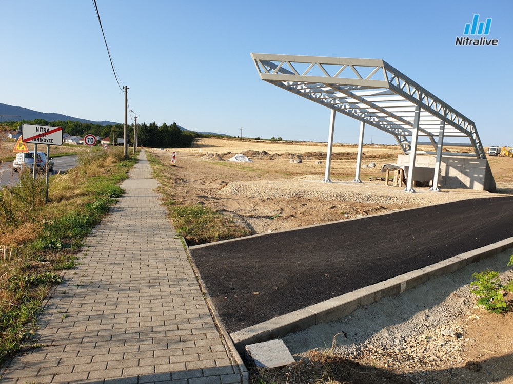 Prístrešok, Janíkovce