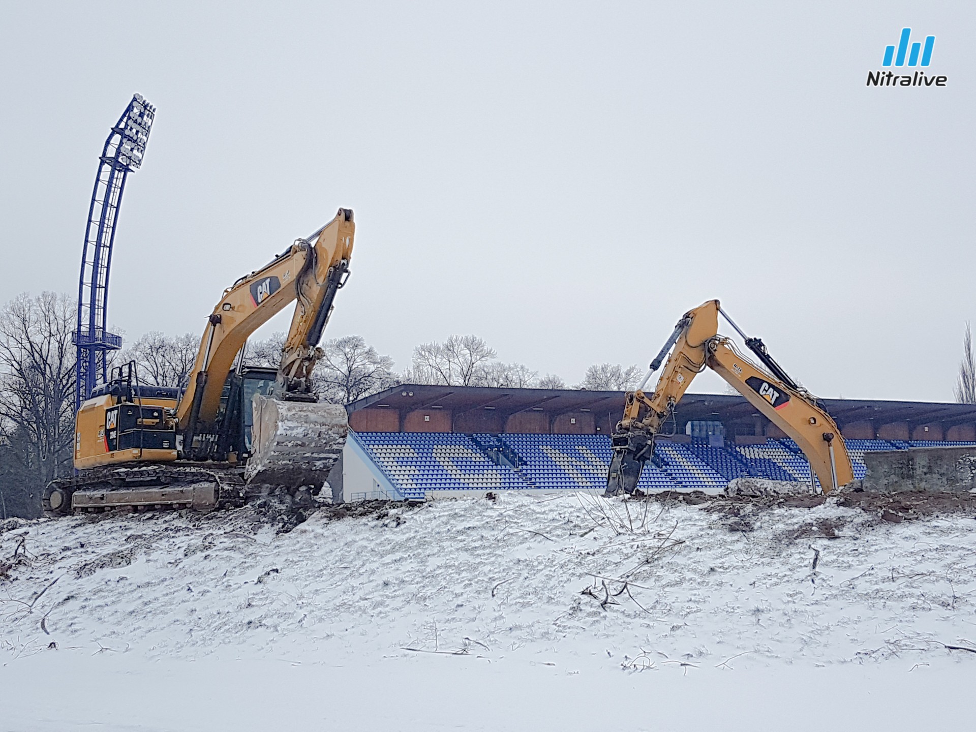 Práce na rekonštrukcii futbalového štadióna v Nitre