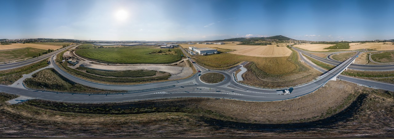 Jaguar Land Rover - fotografie z vtáčej perspektívy z dňa 18. júla 2017