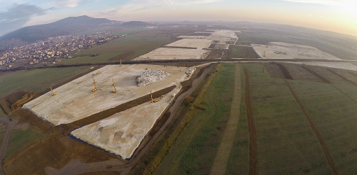 Aktuálne fotografie z Priemyselného parku Sever v Nitre, kde sa pripravuje výstavba automobilky Jaguar Land Rover