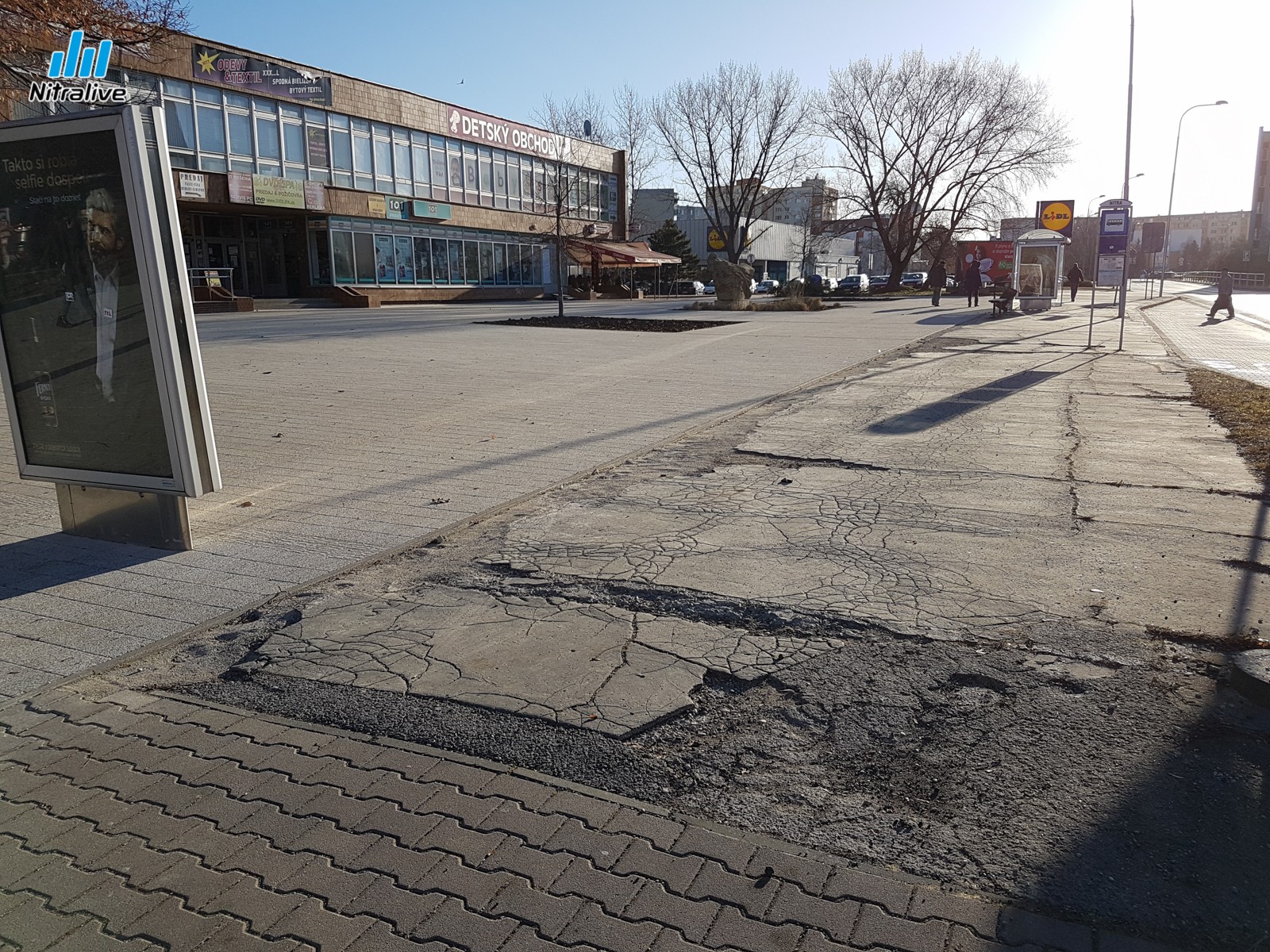 Priestor pred budovou Lipa po rekonštrukcii