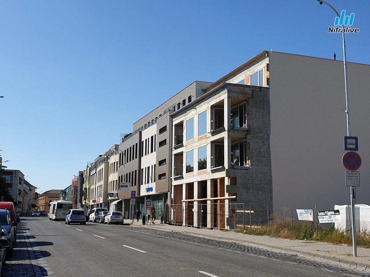 Administratívna budova, Mostná ulica, Staré mesto, výstavba september 2019