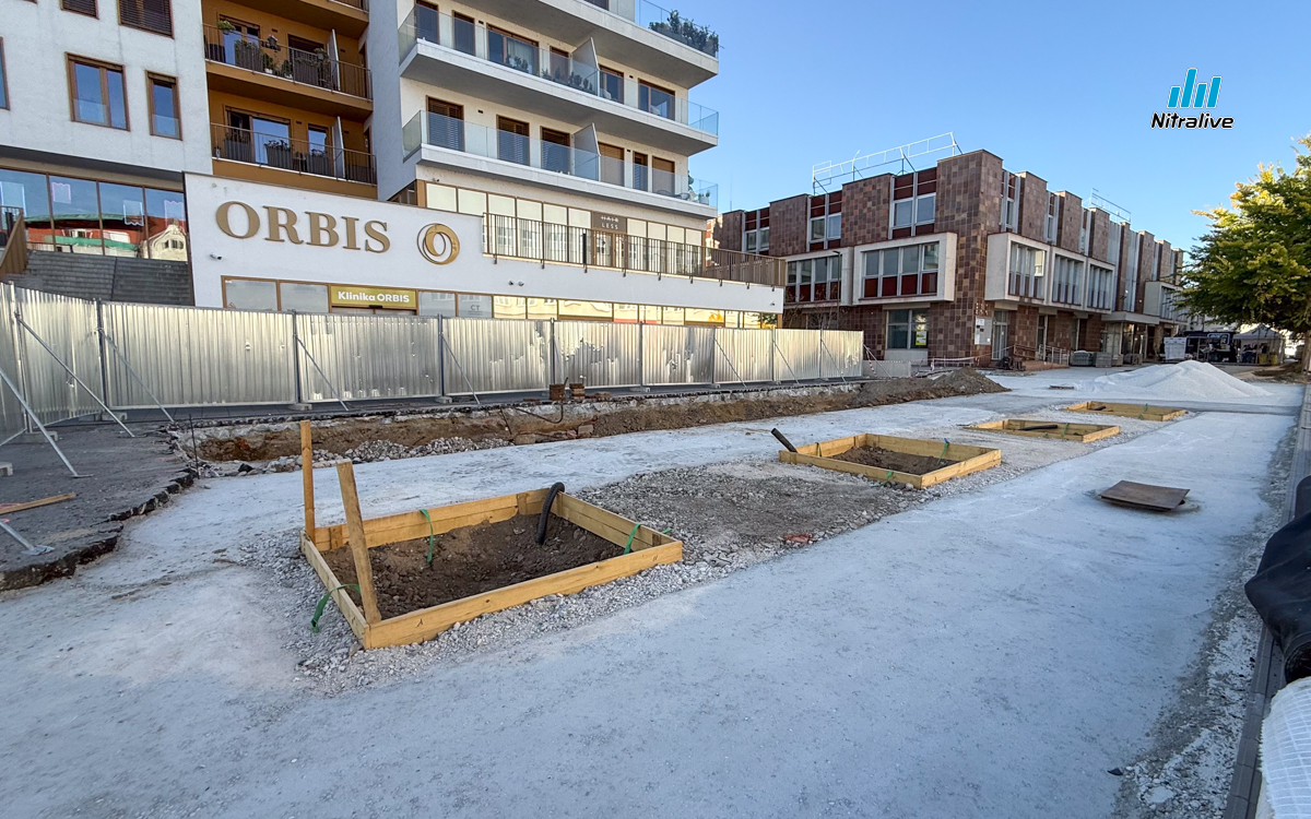 Predĺženie pešej zóny Nitra, Orbis - VÚB
