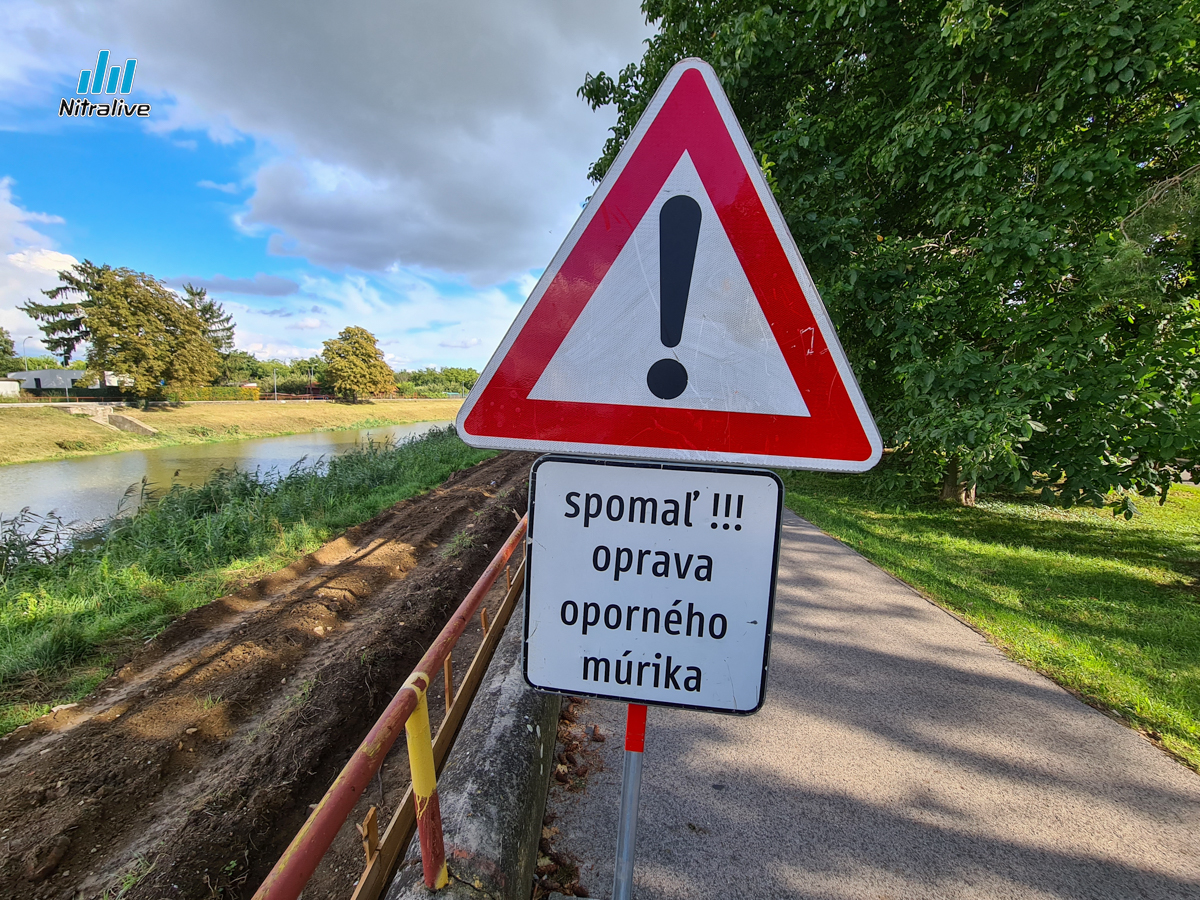 Vodohospodári stavajú nový ochranný múr pri rieke Nitra, ide o protipovodňové opatrenia