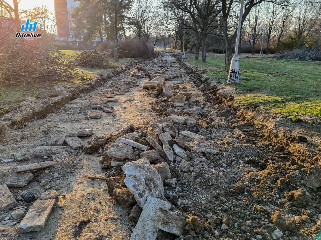 Medzi ŠKD Bernolák a Aulou SPU revitalizujú priestor