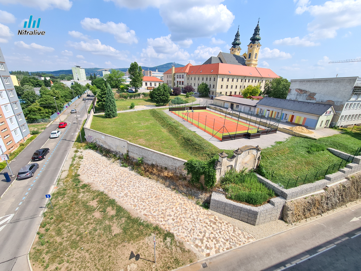 Tabáň - prehliadka interiéru polyfunkčného objektu + výhľady