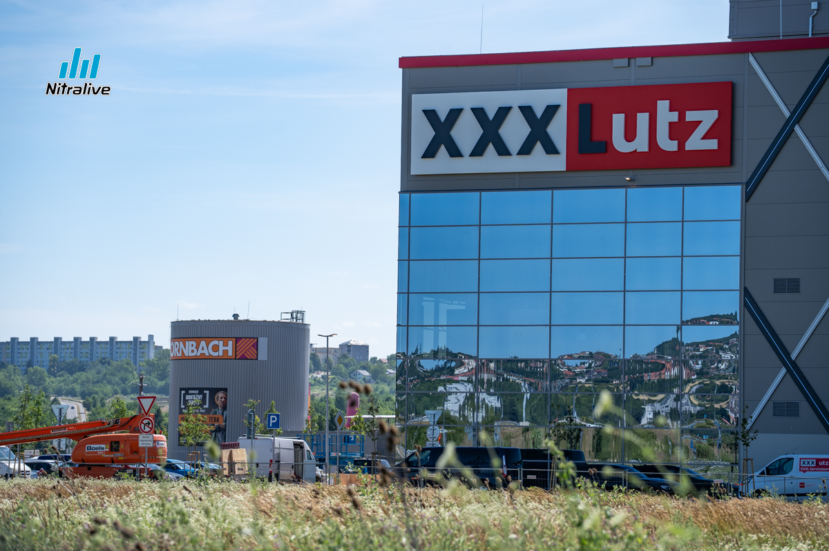 XXXLutz Nitra výstavba
